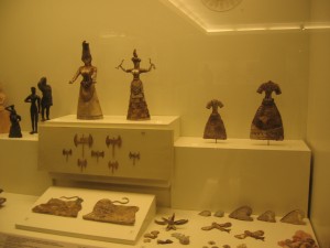 Экспонаты археологического музея в Ираклионе (Греция)
