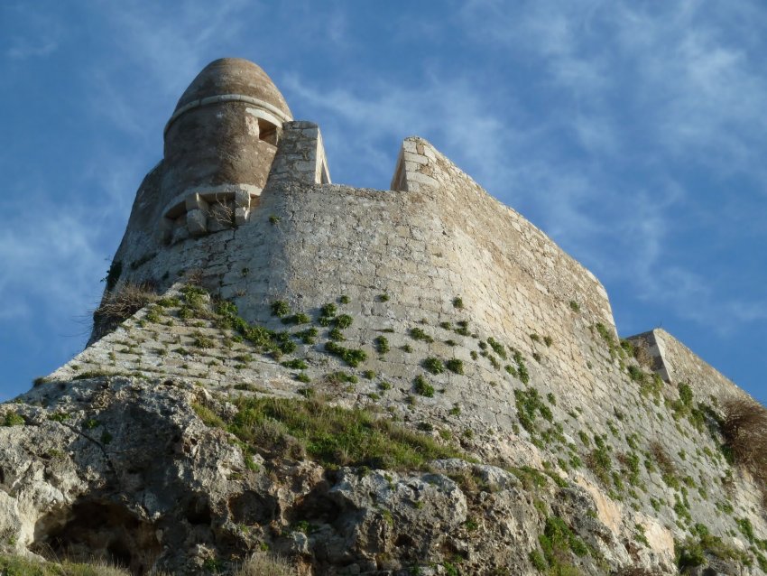Фото достопримечательностей Греции: Венецианская крепость Фортецца в Ретимно