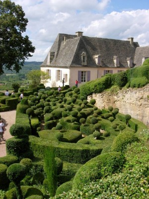 Замок Marqueyssac и знаменитый самшитовый ландшафтный парк (Франция)