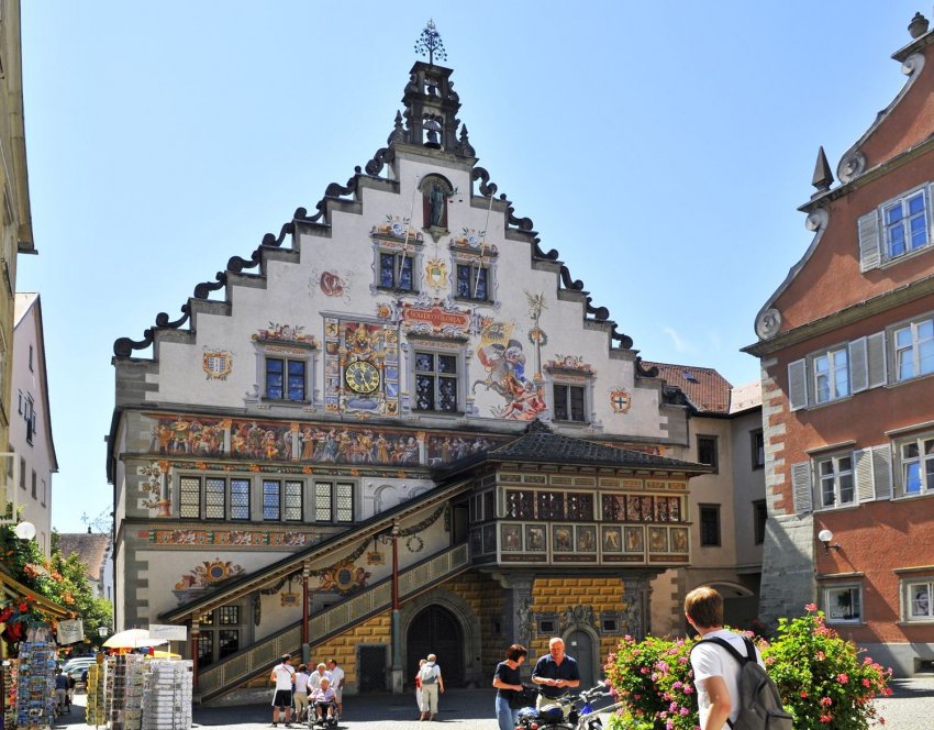Фото достопримечательностей Германии: Старая городская ратуша в Линдау. Вид с боку