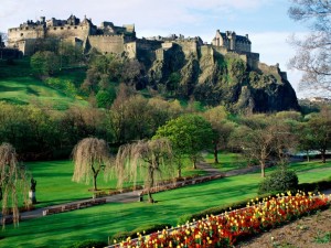 Вид на Эдинбургский замок (Великобритания (Англия))