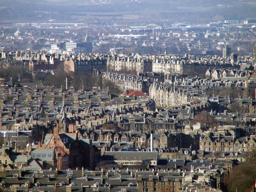 Фото достопримечательностей Великобритании (Англии): Вид на Эдинбург с холма "Трон Короля Артура"