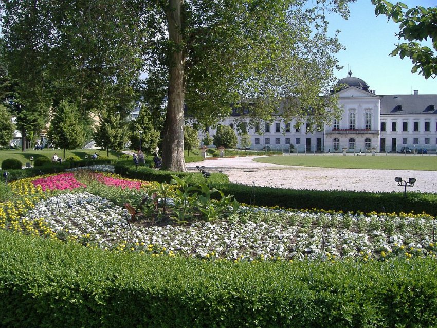 Фото достопримечательностей Словакии: Президентский дворец и парк. Братислава.