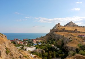 Генуэзская крепость на вершине скалы (Крым)