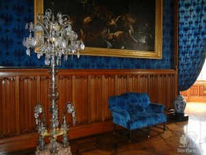 Хрустальная люстра в синей комнате (Чехия)