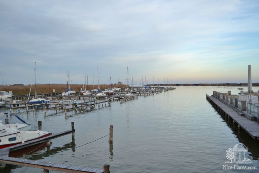 Фото достопримечательностей Австрии: Вечернее озеро Нойзидлер-зее (Neusiedler See)