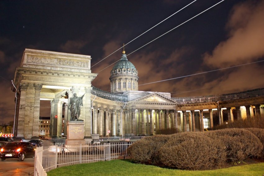 Фото достопримечательностей Санкт-Петербурга и области: Ночная съемка Казанского собора 