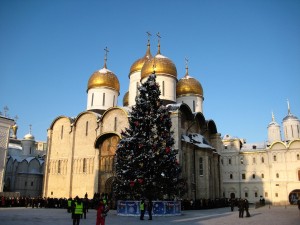 Новогодняя ёлка возле Успенского собора (Москва и Подмосковье)