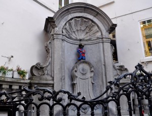 Самый знаменитый Брюссельский фонтан "Писающий мальчик" (Брюссель)
