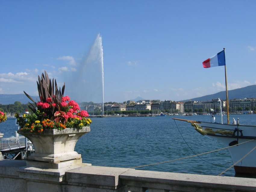 Фото достопримечательностей Швейцарии: Знаменитый Женевский фонтан