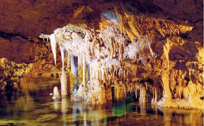 Фото достопримечательностей острова Майорка: Остров Майорка. Пещеры Амс (Cuevas dels Hams) 