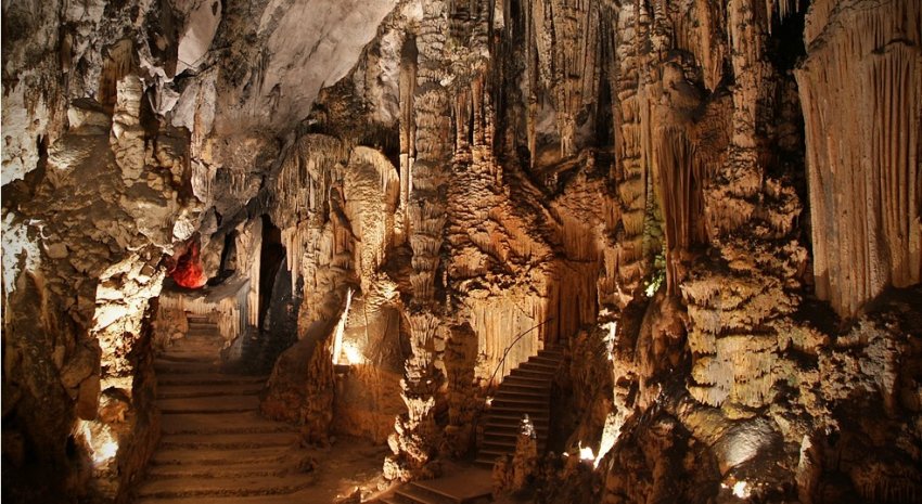 Фото достопримечательностей острова Майорка: Майорка. Пещера Арта (Cuevas d&#180;Art&#224;)
