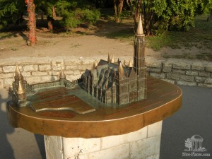 Миниатюрная модель архитетурного комплекса в Буде: Рыбацкий бастион и церковь Матиаша (Будапешт)