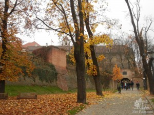 Приближаемся к воротам крепости Шпилберк (Чехия)