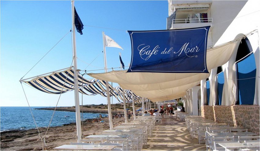 Фото достопримечательностей Испании: Клуб Кафе дель Мар — самый узнаваемый на Ибице