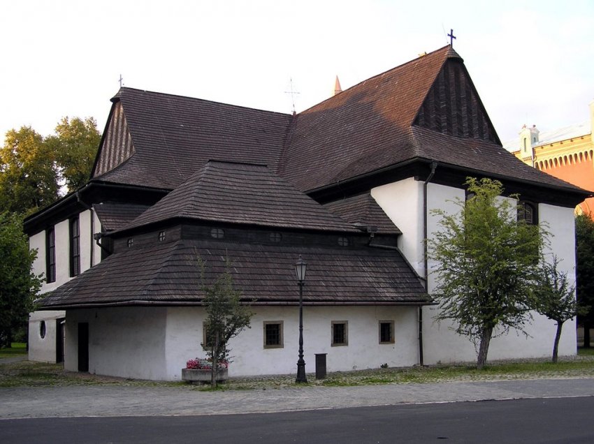Фото достопримечательностей Словакии: Кежмарок. Деревянный артикулярный евангелический костел 1717 года
