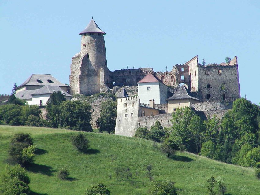 Фото достопримечательностей Словакии: Стара Любовня. Замок