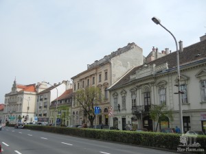 Одна из главных улиц в исторической части Шопрона (Венгрия)