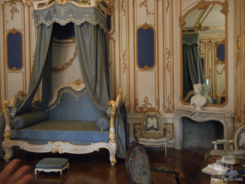 Фото достопримечательностей Венгрии: Спальня князя Эстерхази в замке Фертед