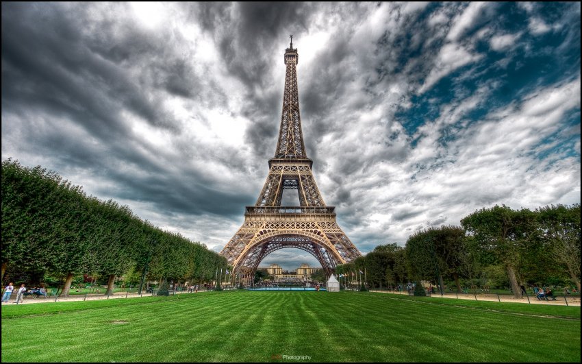 Фото достопримечательностей Парижа: Елисейские поля и Эйфелева башня