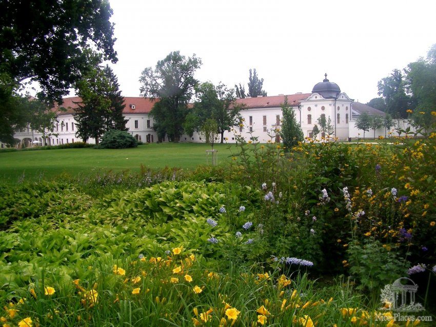 Фото достопримечательностей Венгрии: Парк замка Геделле