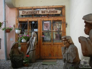 Вход в помещение, где находится Банскоштявницкий Бетлегем (Словакия)