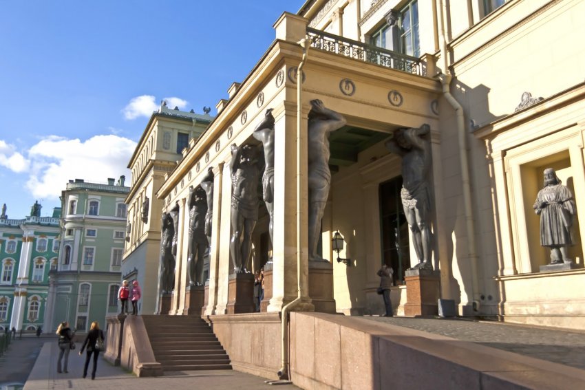 Фото достопримечательностей Санкт-Петербурга и области: Здание Нового эрмитажа