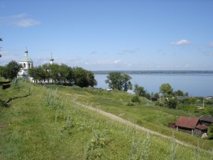 Тропка по краю острова (Татарстан)