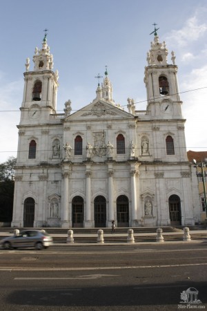 Базилика-да-Эстрела (Estrela Basilica) в Лиссабоне (Португалия)