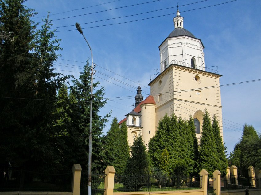 Фото достопримечательностей Львова: Костел Иоанна Крестителя в Самборе