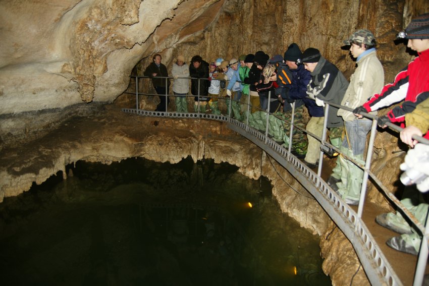 Фото достопримечательностей Крыма и ЮБК: Пещерное озеро