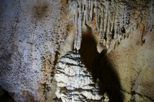 Образования в Мамонтовой пещере (Крым)