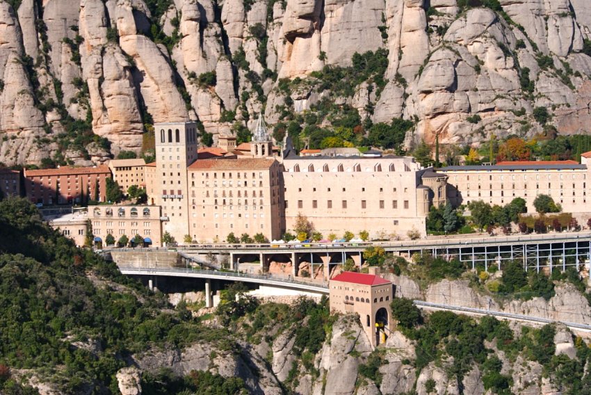 Фото достопримечательностей Испании: Монастырь Монтсеррат