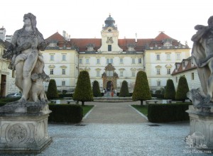 Замок Лихтенштейнов в Валтице (Словакия)