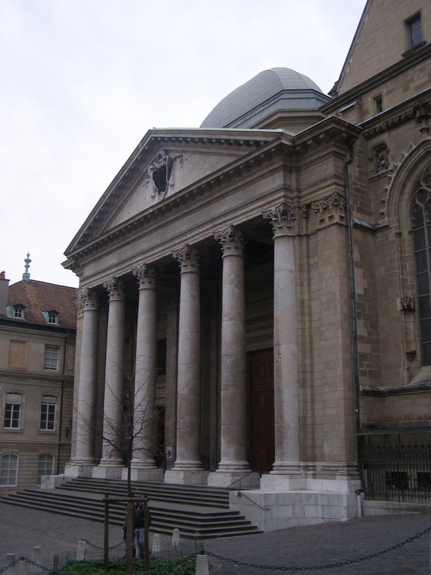 Фото достопримечательностей Швейцарии: Главный фасад собора святого Петра