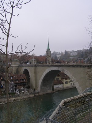 Мост Нидеггбрюкке рядом с медвежьими ямами (Швейцария)