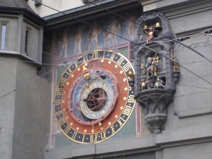 Часы К. Брукнера на башне Цайтглокентурм (Швейцария)