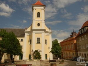 Церковь францисканцев в старой части Айзенштадта (Австрия)