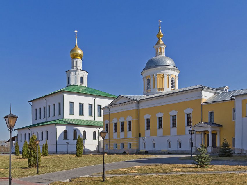 Фото достопримечательностей Москвы и Подмосковья: Старо-Голутвин монастырь в Коломне