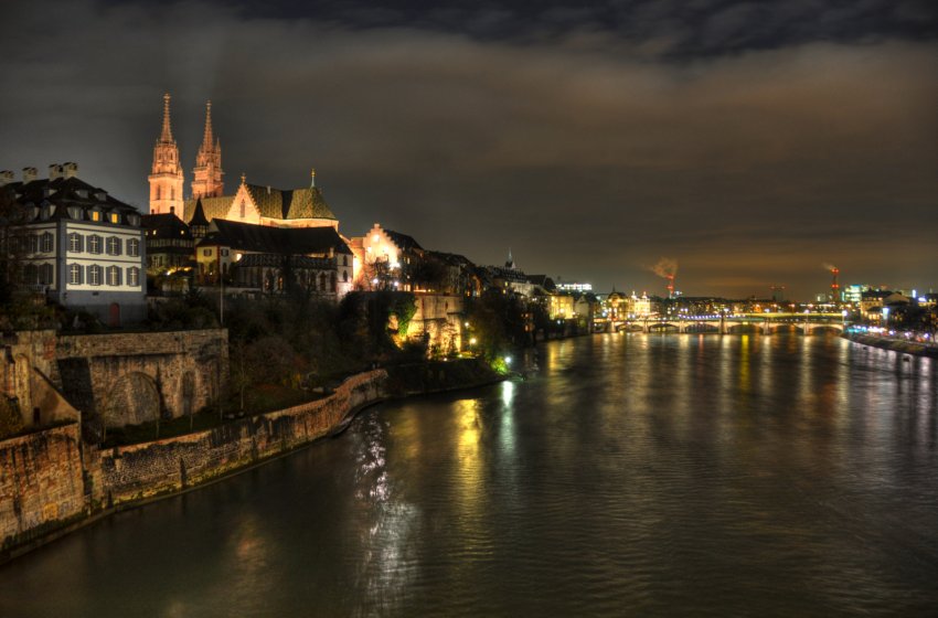 Фото достопримечательностей Швейцарии: Вечерний Базель