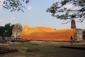 Храм лежащего Будды (Тайланд)