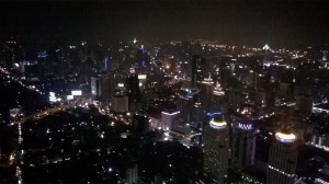 Ночной Бангкок, вид из ресторана небоскрёба Бангкок Скай (Bangkok Sky) (Тайланд)