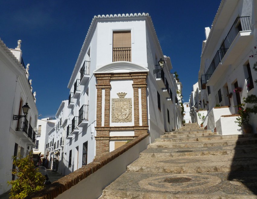 Фото достопримечательностей Испании: Каждая улица во Фрихилиане приносит новые открытия