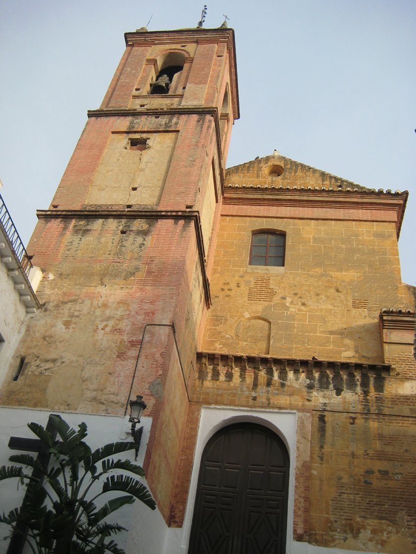 Фото достопримечательностей Испании: Величественная церковь Нуэстра-Сеньора де ла-Энкарнасьон в Торроксе