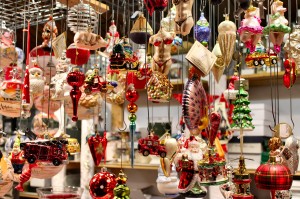 На рождественских ярмарках в любой стране Европы вы сможете подобрать игрушки для своей елки (Разное)