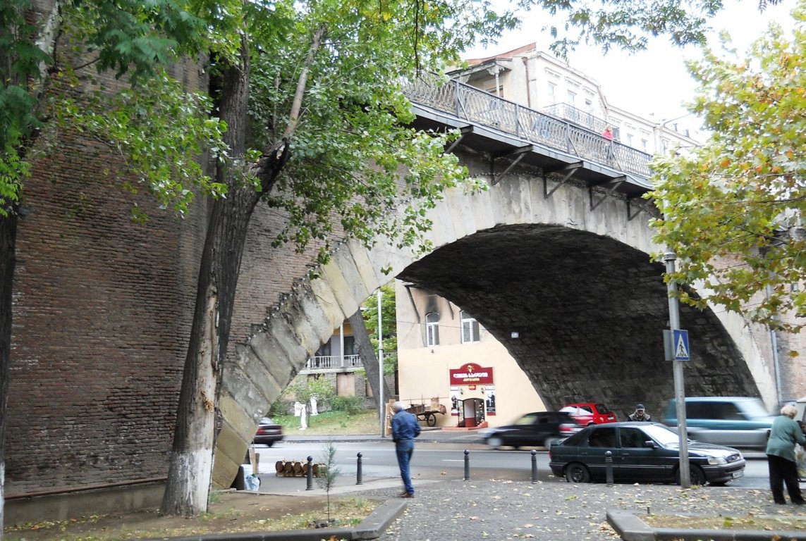 Сухой мост в тбилиси фото