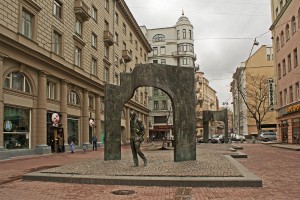 Арбат - памятник Булату Окуджаве (Москва и Подмосковье)