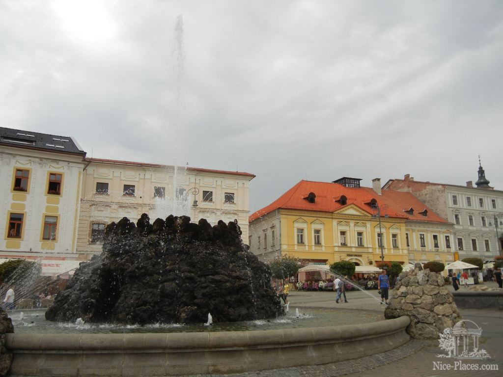 Фонтан на площади - Баньска-Быстрица (Banská Bystrica), Словакия