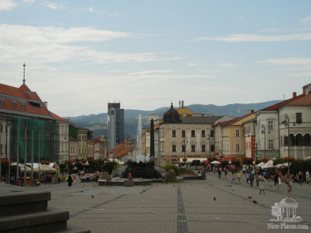 Площадь Словацкого Народного Восстания (namestie SNP) - Баньска-Быстрица (Banská Bystrica), Словакия