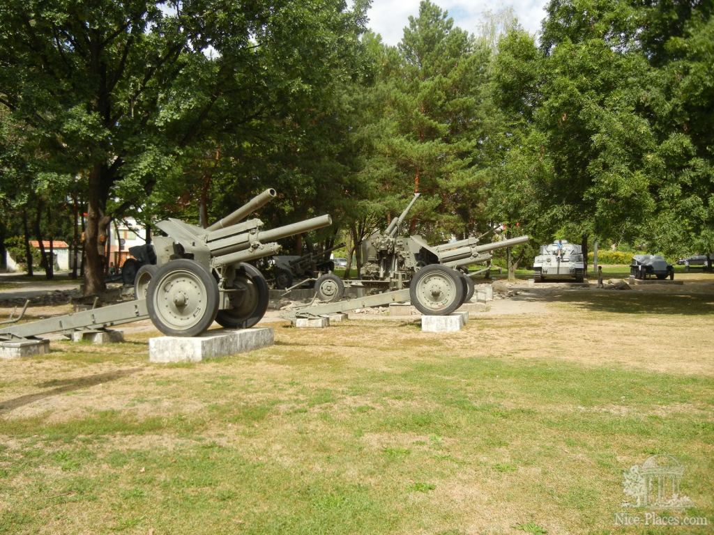 Военная техника при музее Словацкого Народного Восстания - Баньска-Быстрица (Banská Bystrica), Словакия